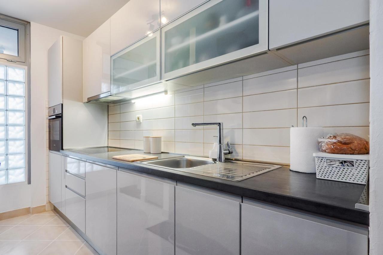 Airy 2-Br Apt W/ Open Layout & Modern Design Apartment Split Exterior photo