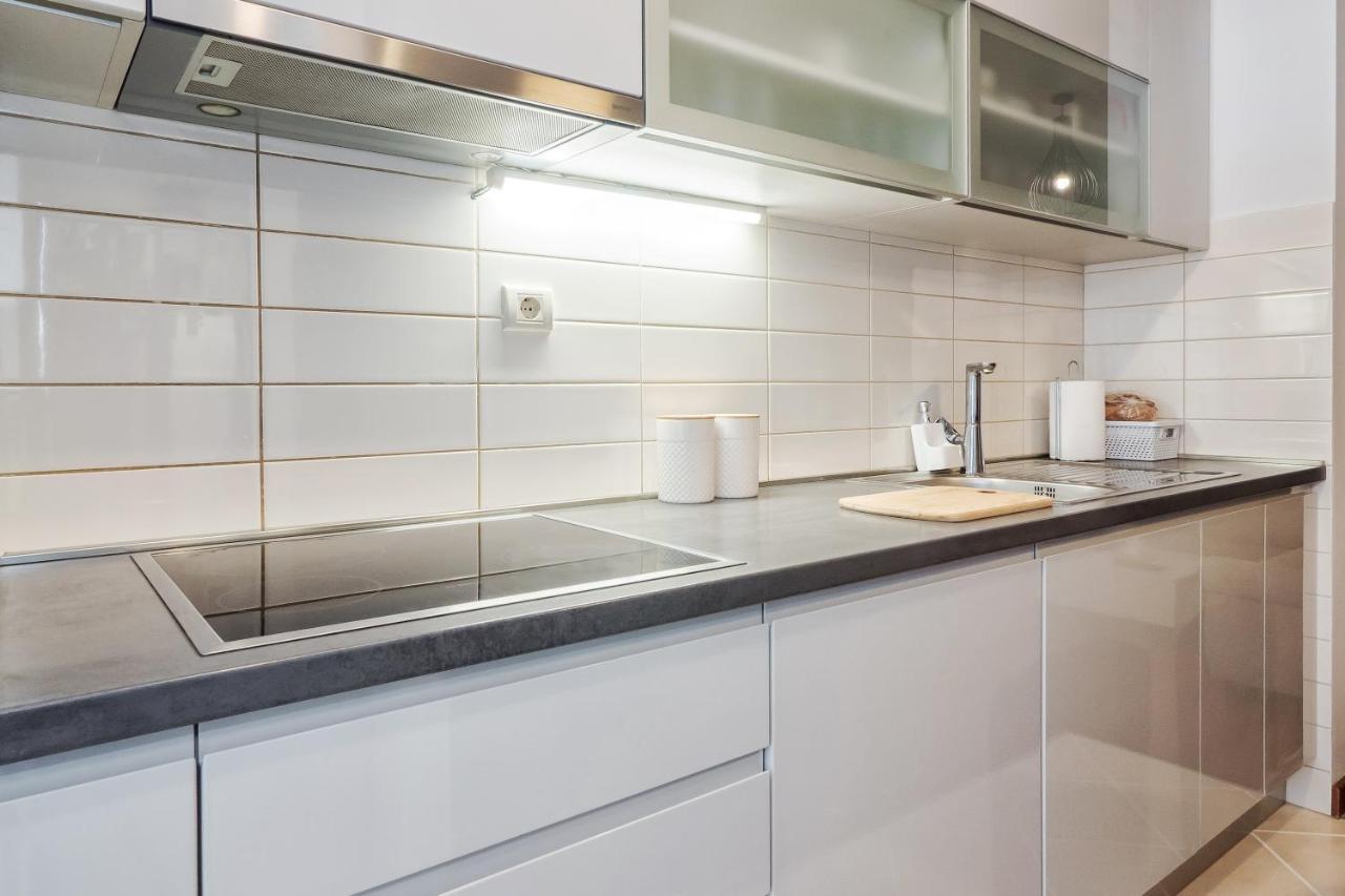 Airy 2-Br Apt W/ Open Layout & Modern Design Apartment Split Exterior photo