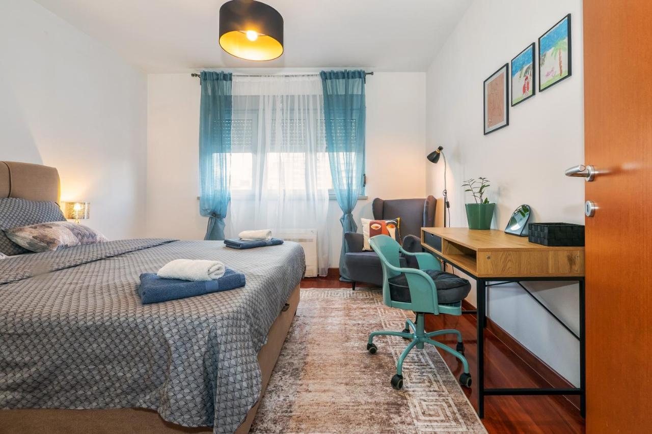 Airy 2-Br Apt W/ Open Layout & Modern Design Apartment Split Exterior photo