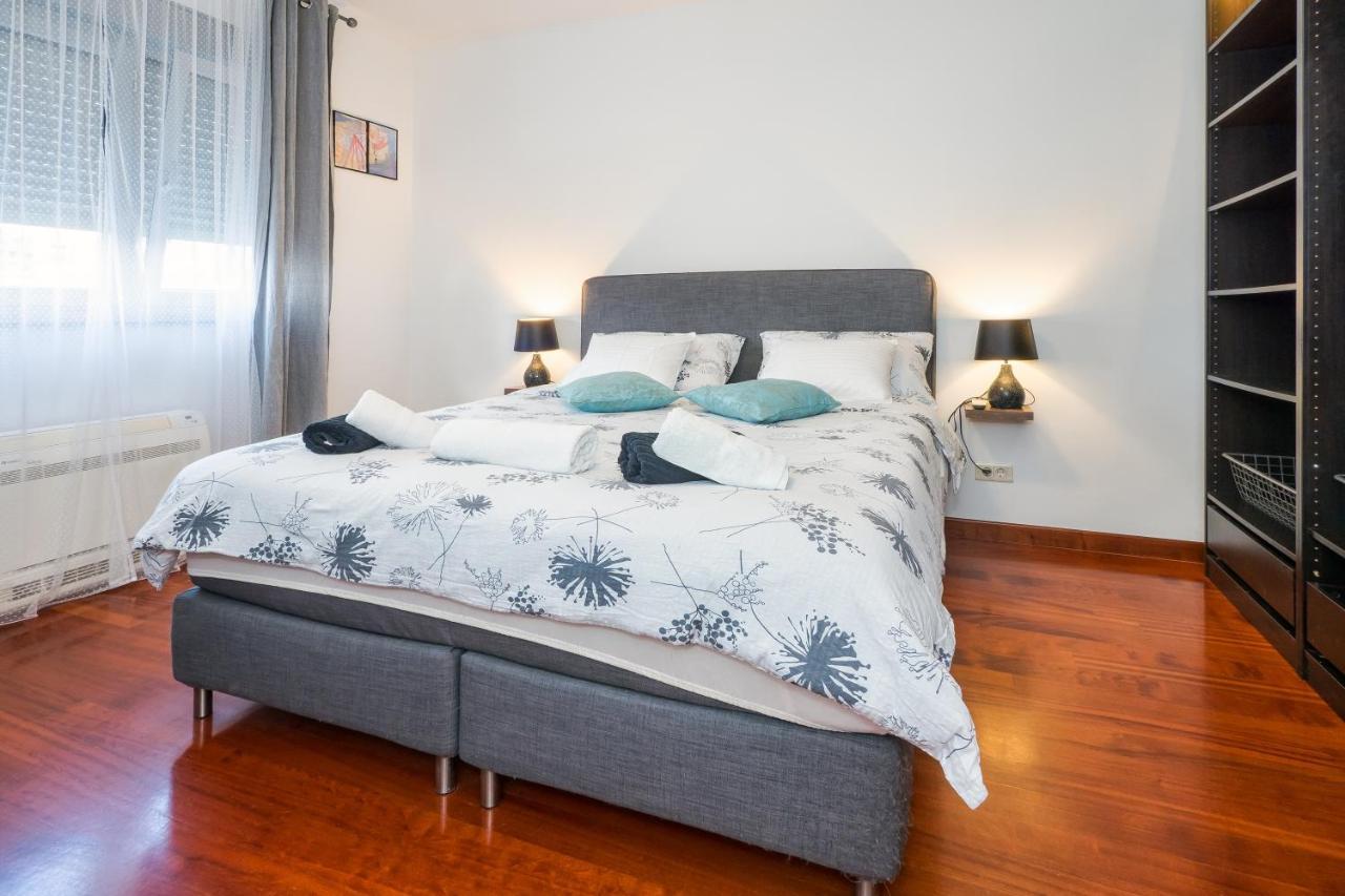 Airy 2-Br Apt W/ Open Layout & Modern Design Apartment Split Exterior photo