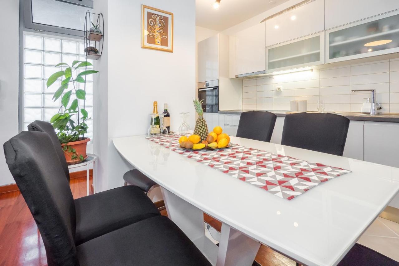 Airy 2-Br Apt W/ Open Layout & Modern Design Apartment Split Exterior photo