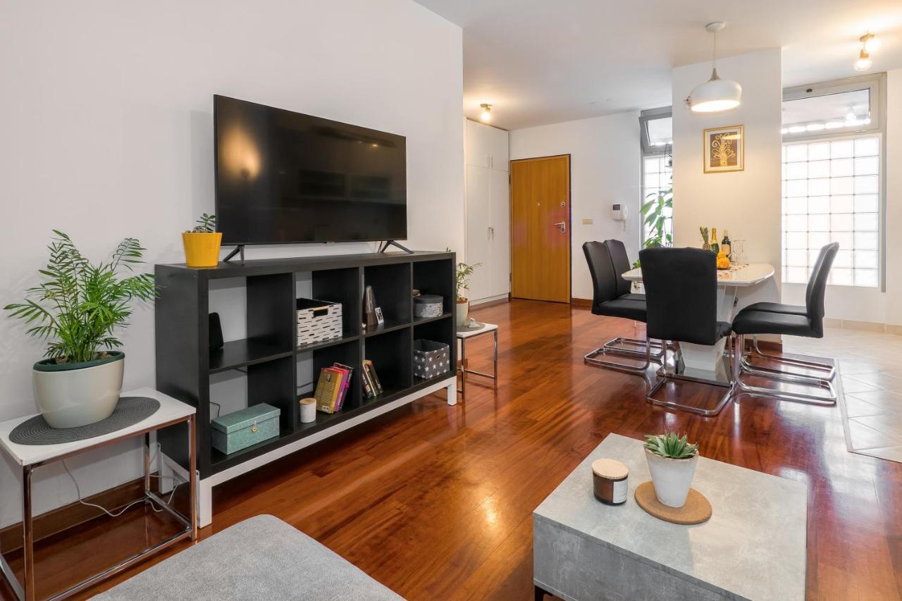 Airy 2-Br Apt W/ Open Layout & Modern Design Apartment Split Exterior photo