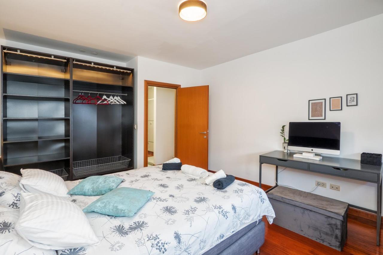 Airy 2-Br Apt W/ Open Layout & Modern Design Apartment Split Exterior photo